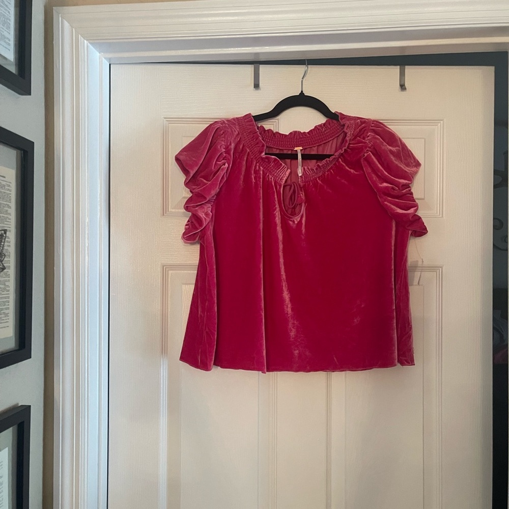 Free people velvet type material, puffed shoulder, fuchsia